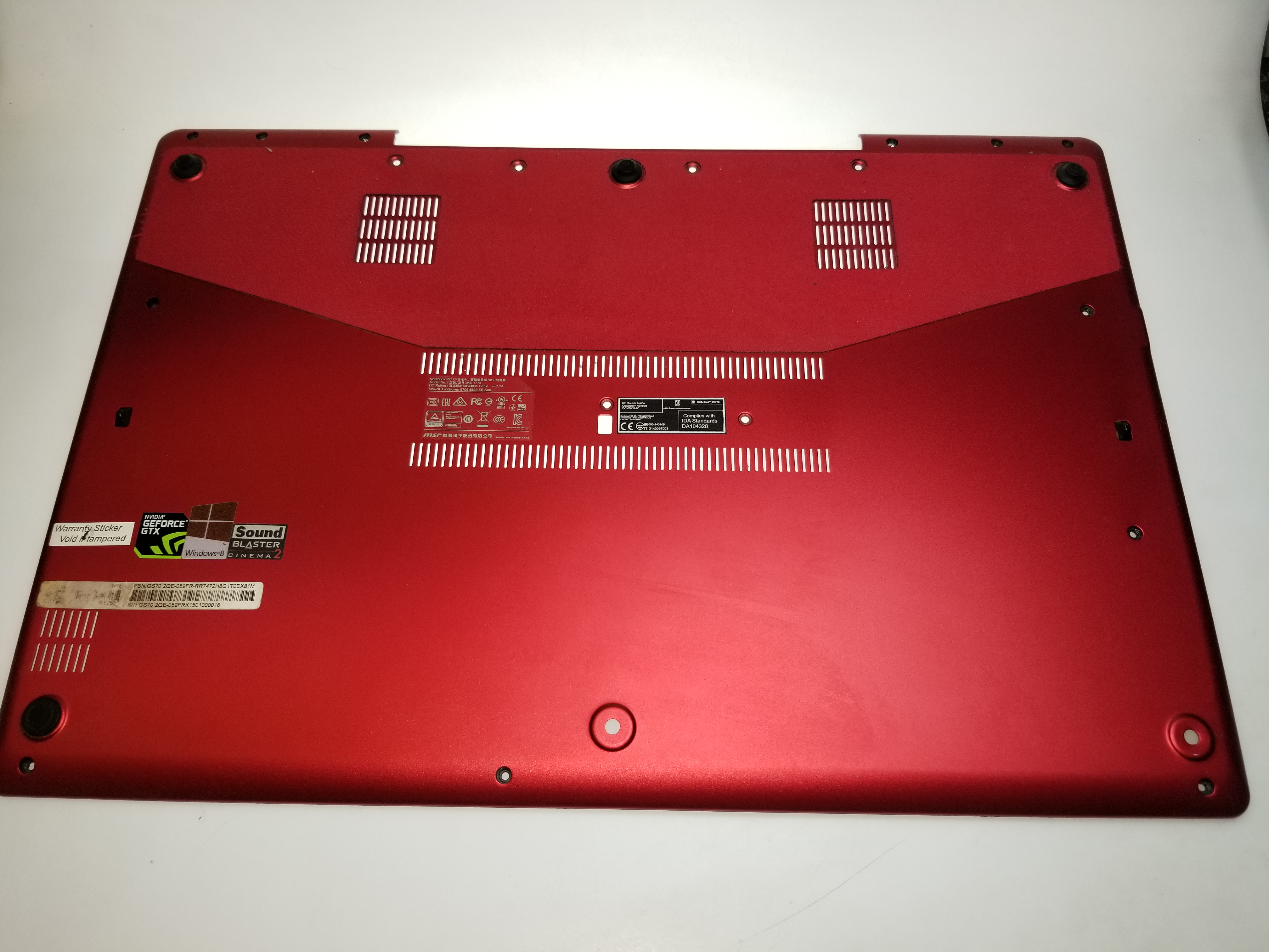 Fond de caisse rouge pour MSI GS70